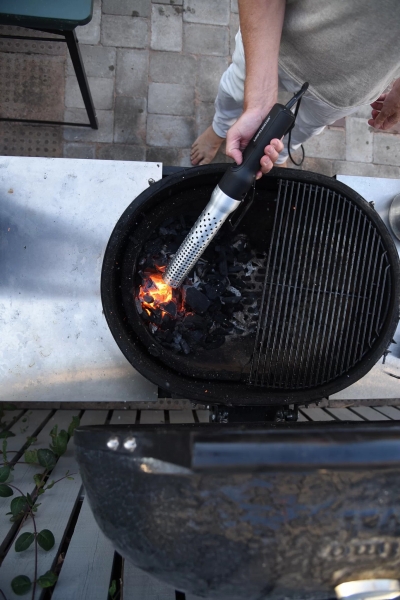 Looftlighter im Einsatz eines Keramikgrills